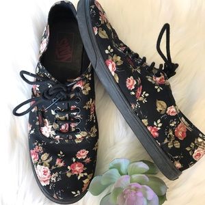 What Color Are These Shoes Teal and Gray or Pink and White What Color Are These Shoes Teal and Gray or Pink and White